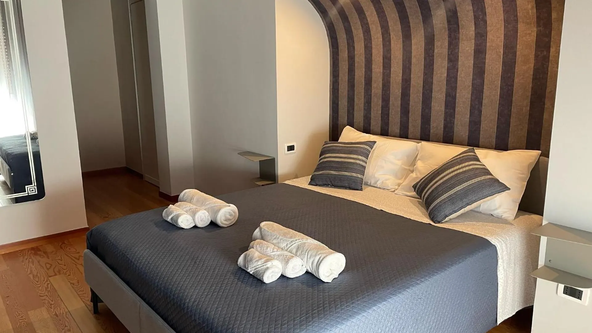 Hotel Sesto Quaranta Palermo 0*,  Italia